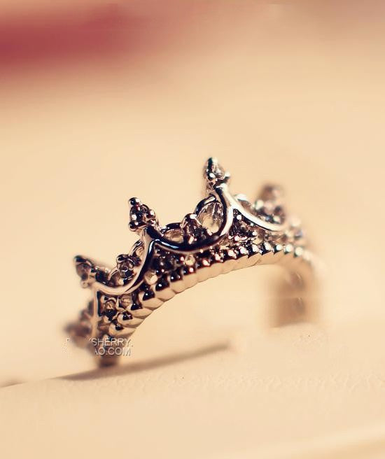 Vintage Queen Crown Ring