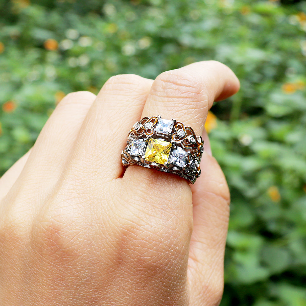November Queen Ring